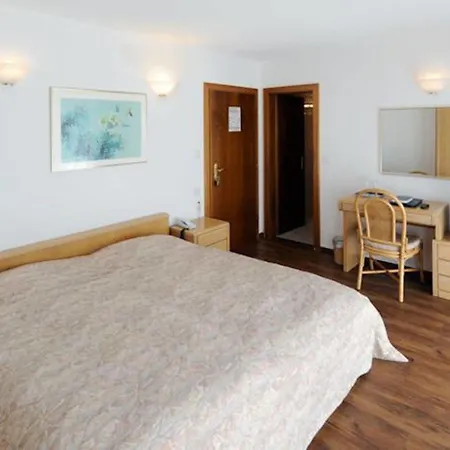 レーマーホフ ロイカーバード